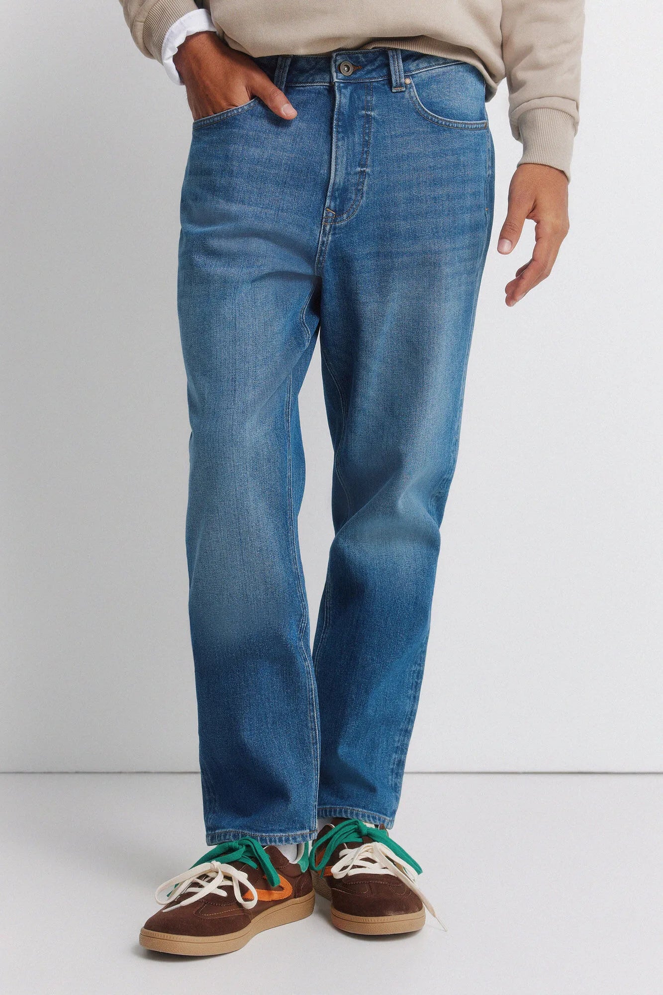 Springfield Blue Men Medium Wash Regular Fit Jeans SKU: 1753231_14 Image 02
