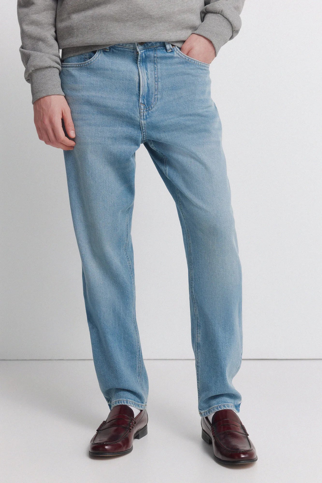 Springfield Blue Men Medium Light Wash Regular Fit Jeans SKU: 1753232_15 Image 02