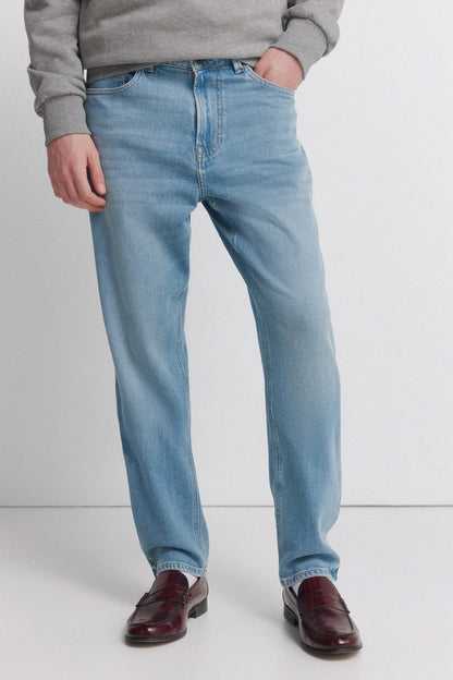 Springfield Blue Men Medium Light Wash Regular Fit Jeans SKU: 1753232_15 Image 02