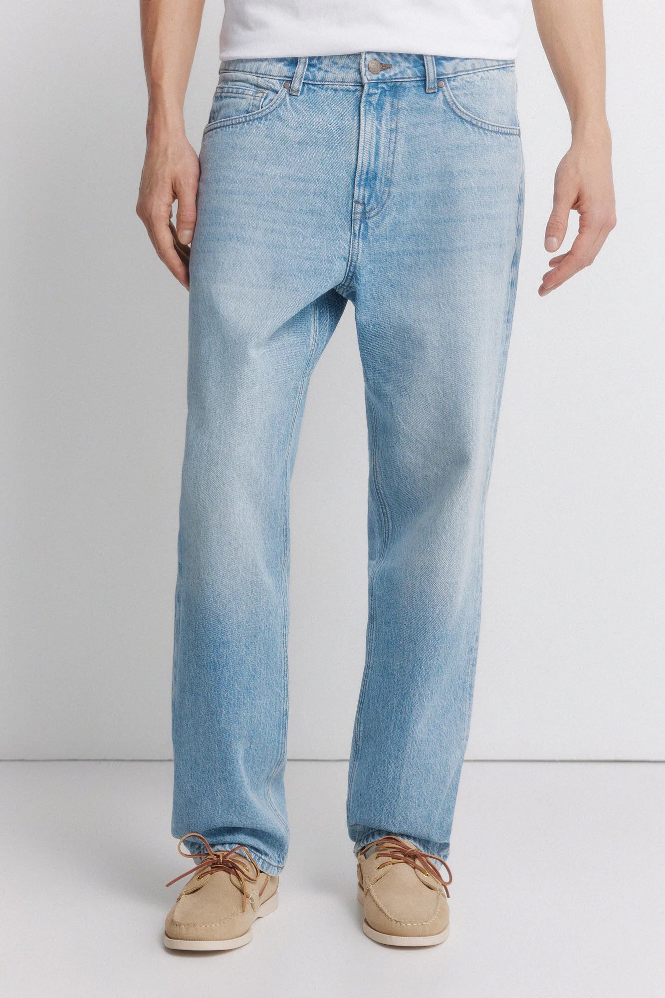 Springfield Blue Men Light Wash Straight Fit Jeans SKU: 1753236_15 Image 03