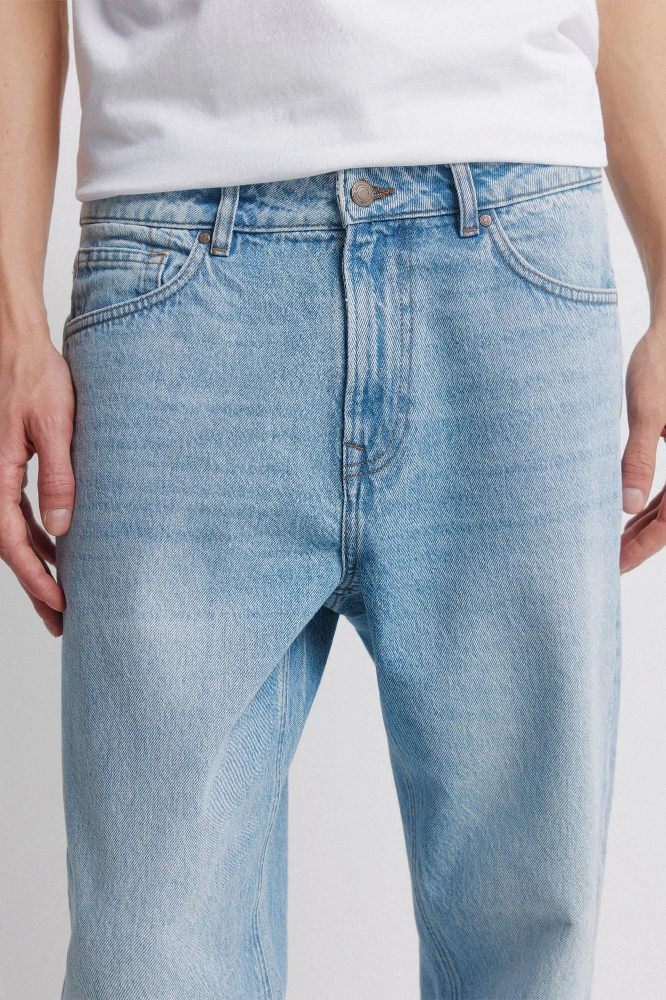 Springfield Blue Men Light Wash Straight Fit Jeans SKU: 1753236_15 Image 06