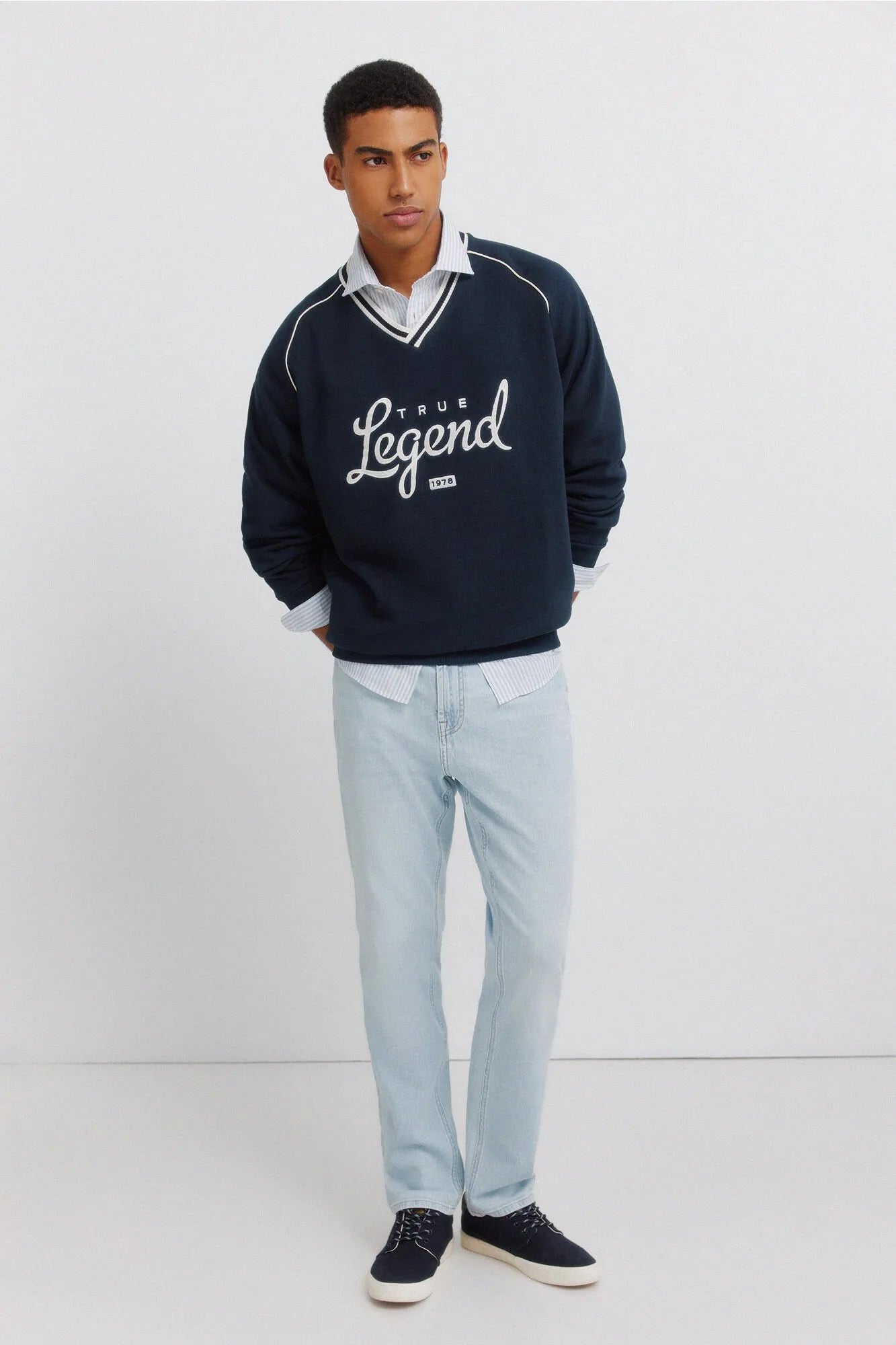 Springfield Blue Men Light Wash Ultralight Slim Fit Jeans SKU: 1753253_16 Image 01