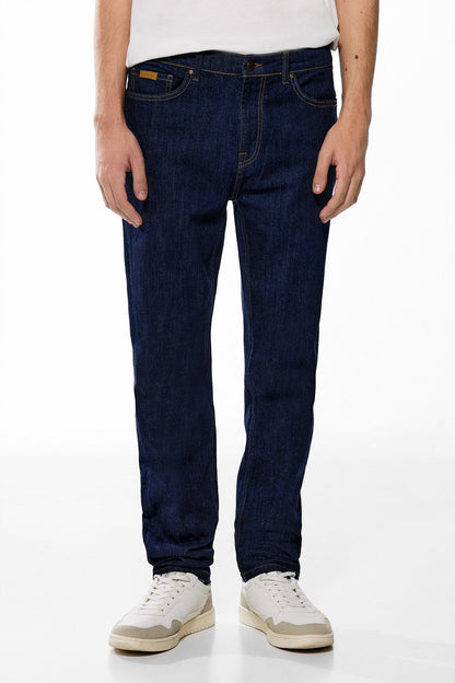 Dark Wash Standard Fit Jeans_1757520_10_06
