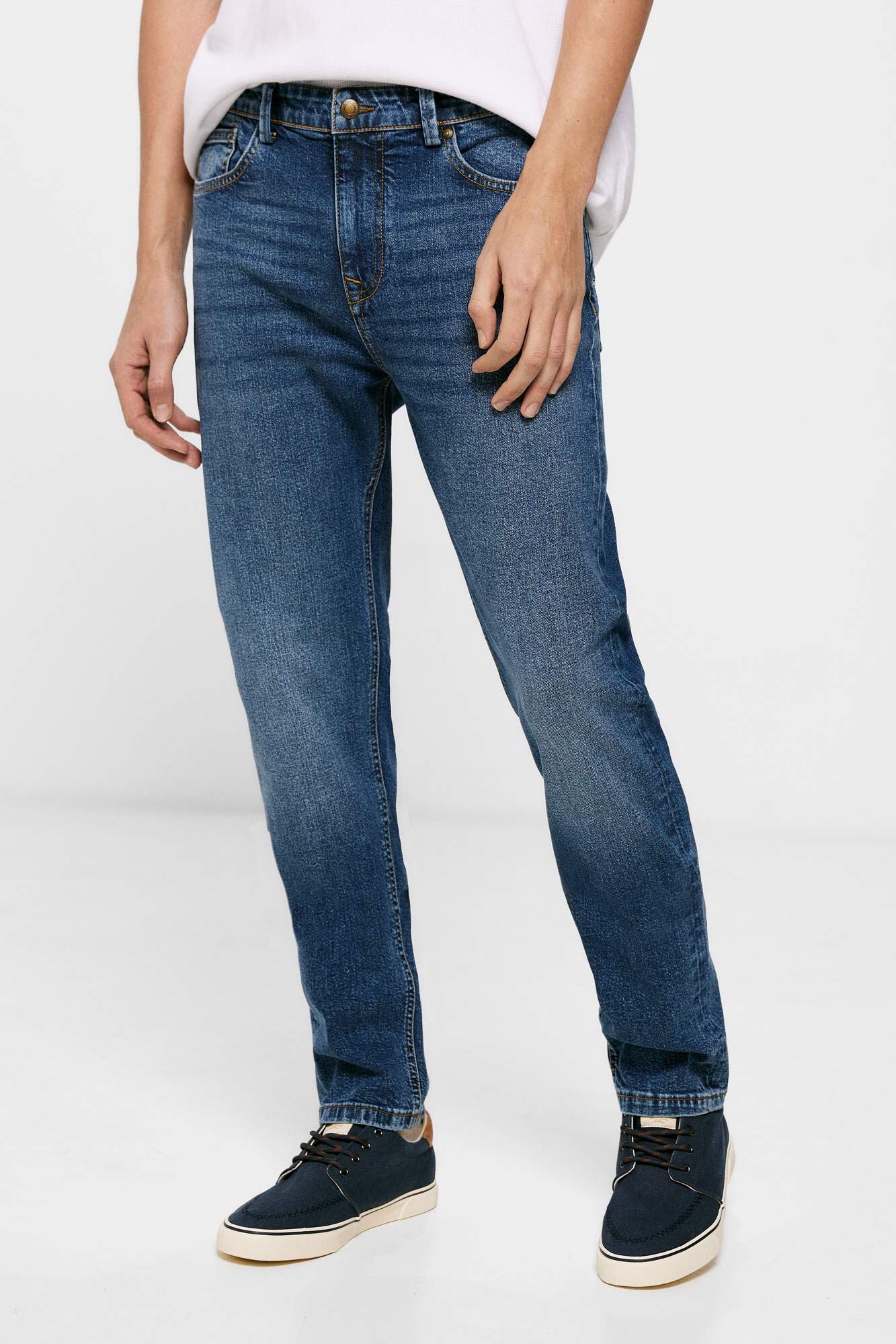 Medium Wash Slim Fit Jeans_1757525_11_04