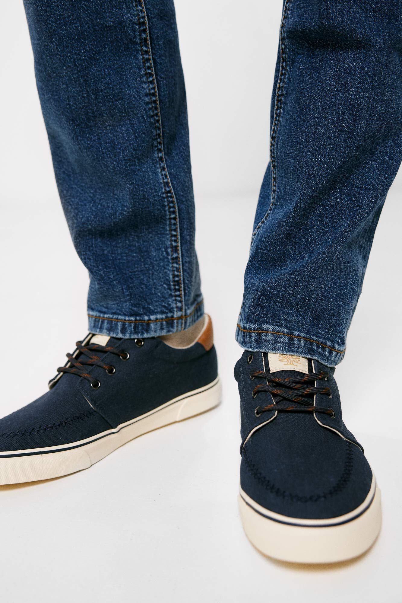 Medium Wash Slim Fit Jeans_1757525_11_06
