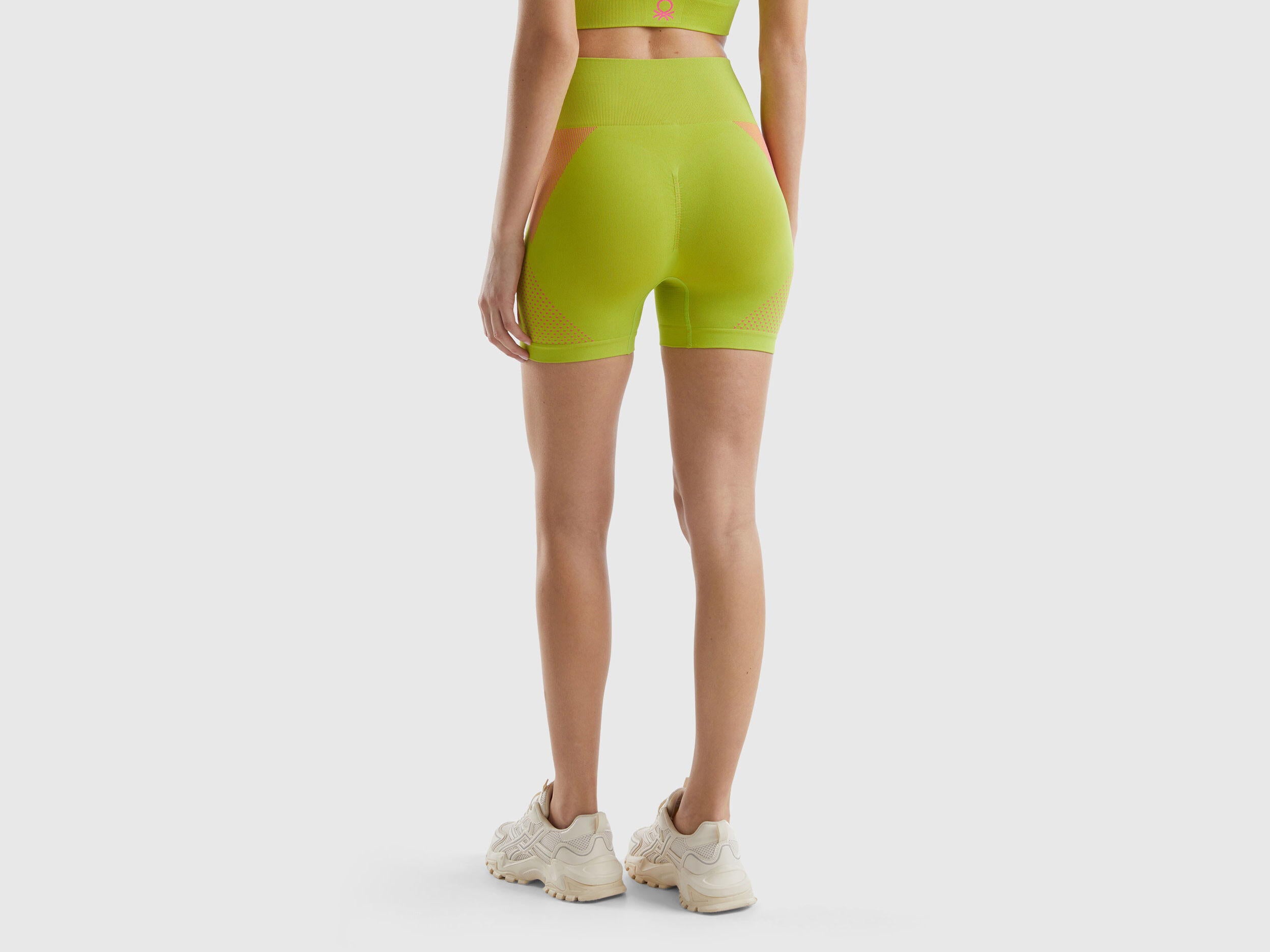 Seamless Sports Shorts_189T3900E_2C7_02