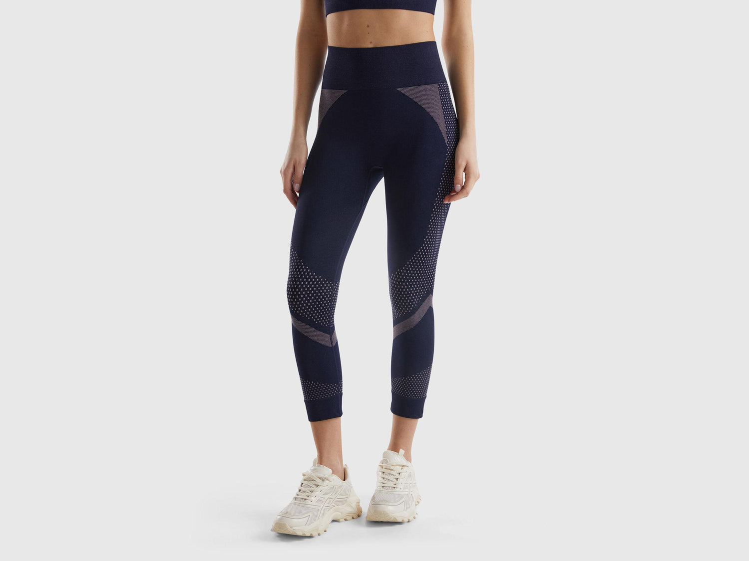 Seamless Sports 3/4 Leggings_189T3F00T_016_01