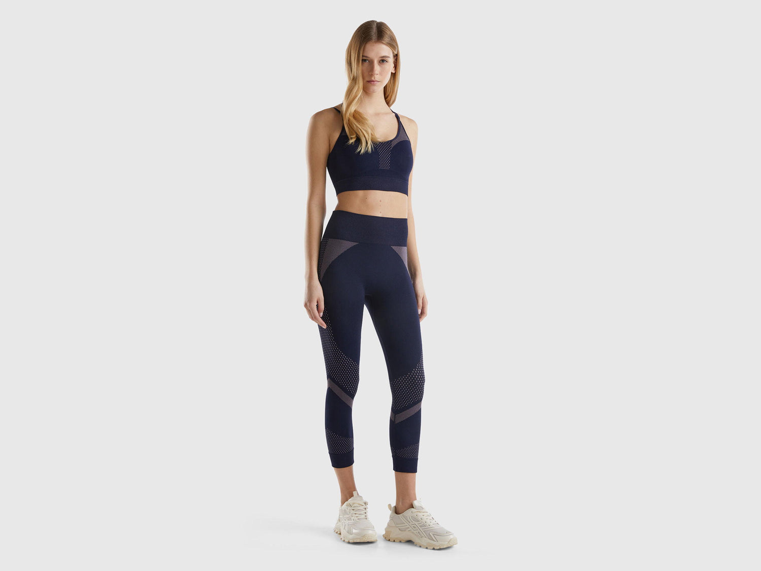 Seamless Sports 3/4 Leggings_189T3F00T_016_03