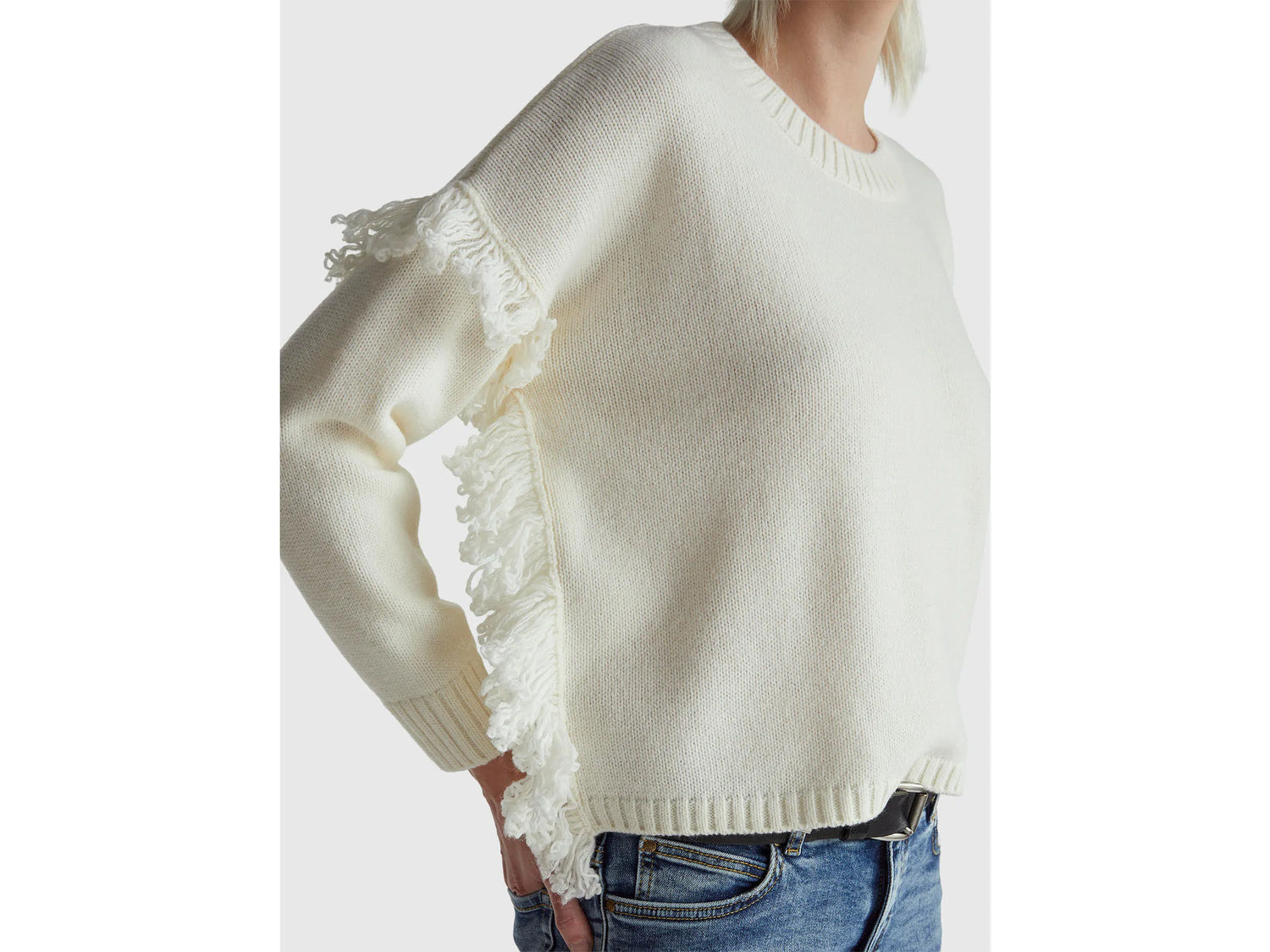 Benetton_Creamy White_Sweater with Fringe_191VD10EZ_000_04