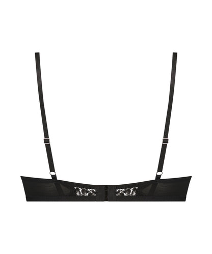 Lotta Up In Different Cup Sizes_199943_Caviar_02