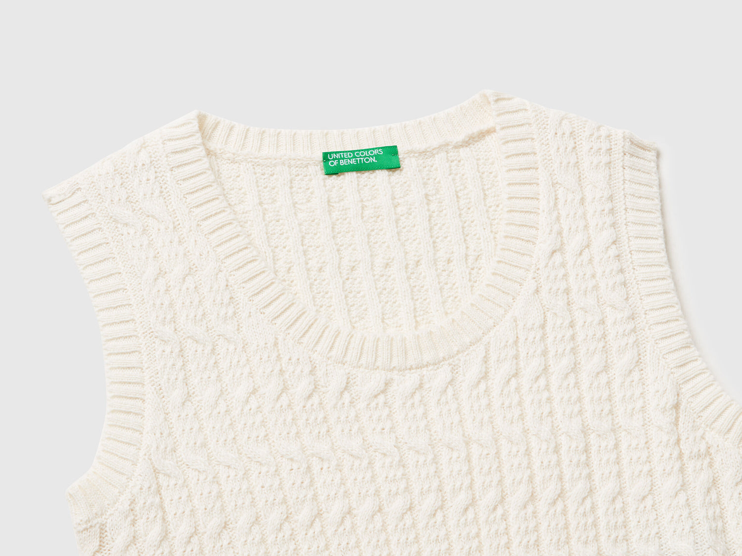 Benetton_Creamy White_Knit Vest with Cables_1D32C108Y_0R2_03