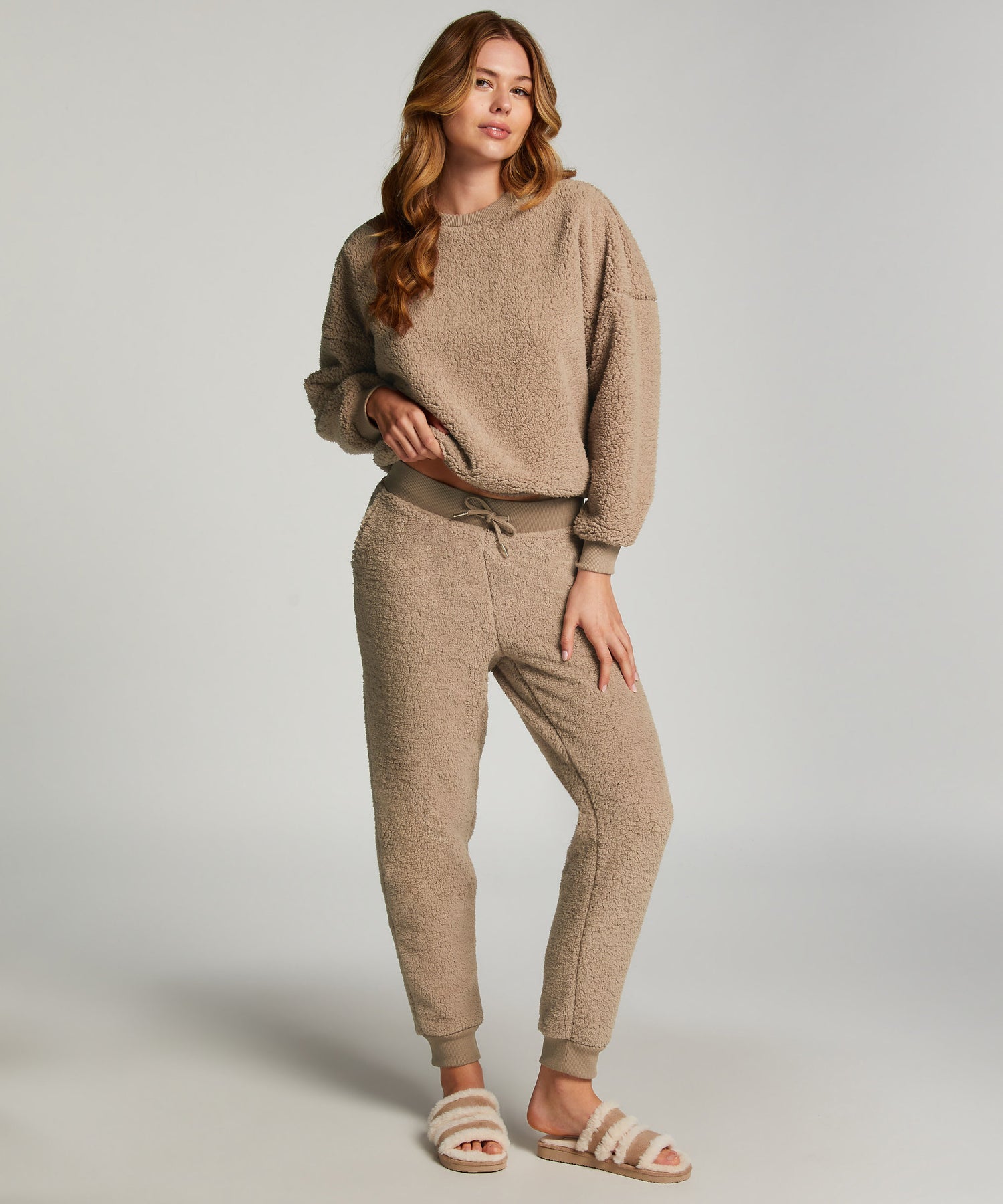 Jogger Slim Teddy_200310_Light Taupe_01