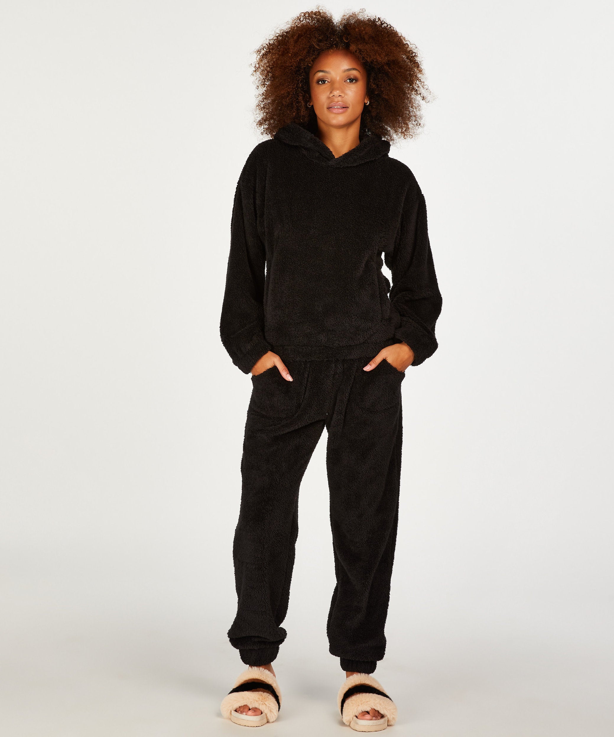 Hoody Long Sleeve Fleece Snuggle_200370_Black_03