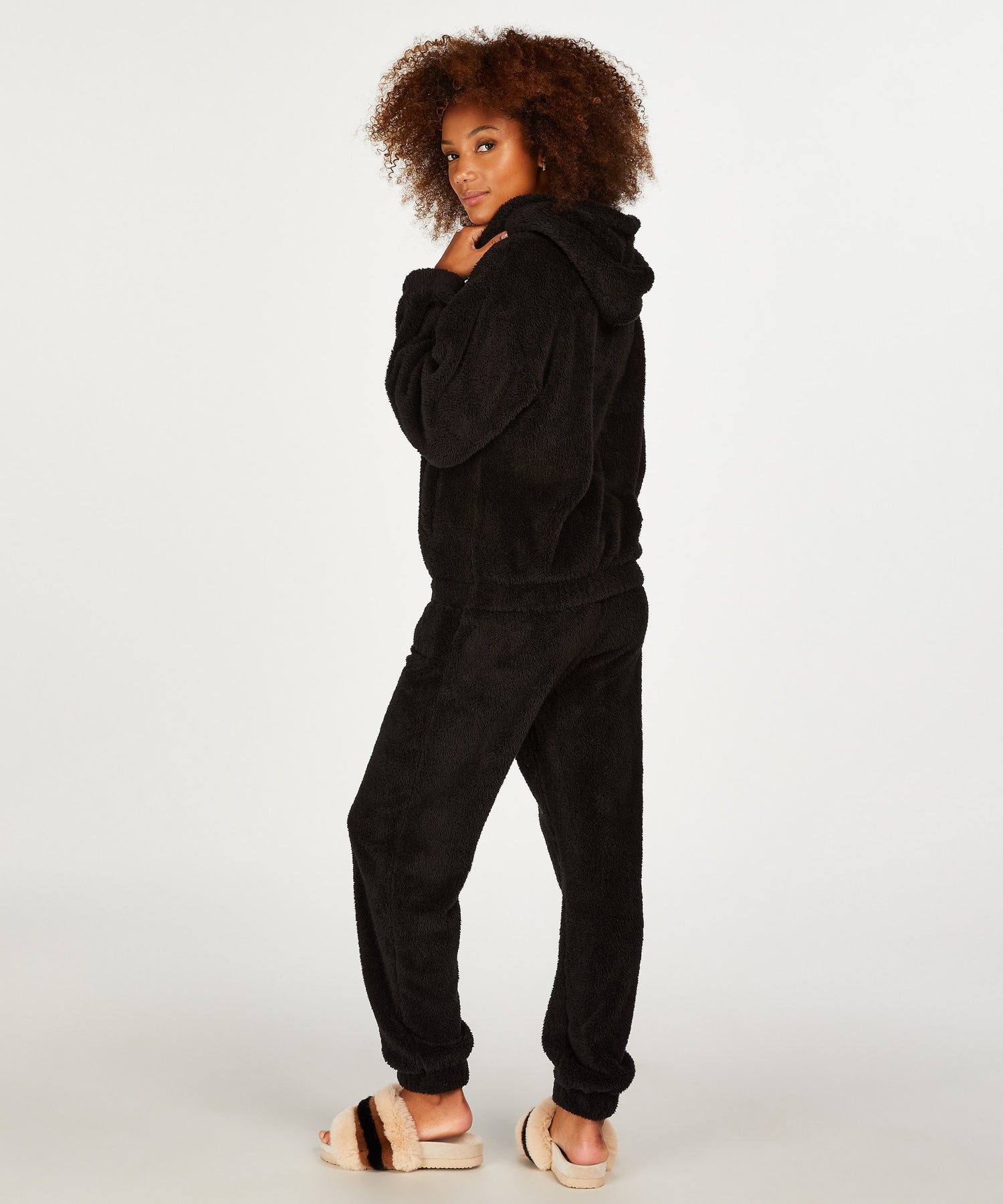 Hoody Long Sleeve Fleece Snuggle_200370_Black_04