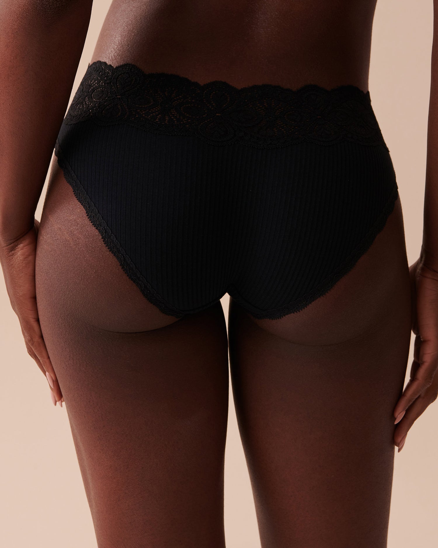 Briefs With Lace Trim_20100396_00001_02