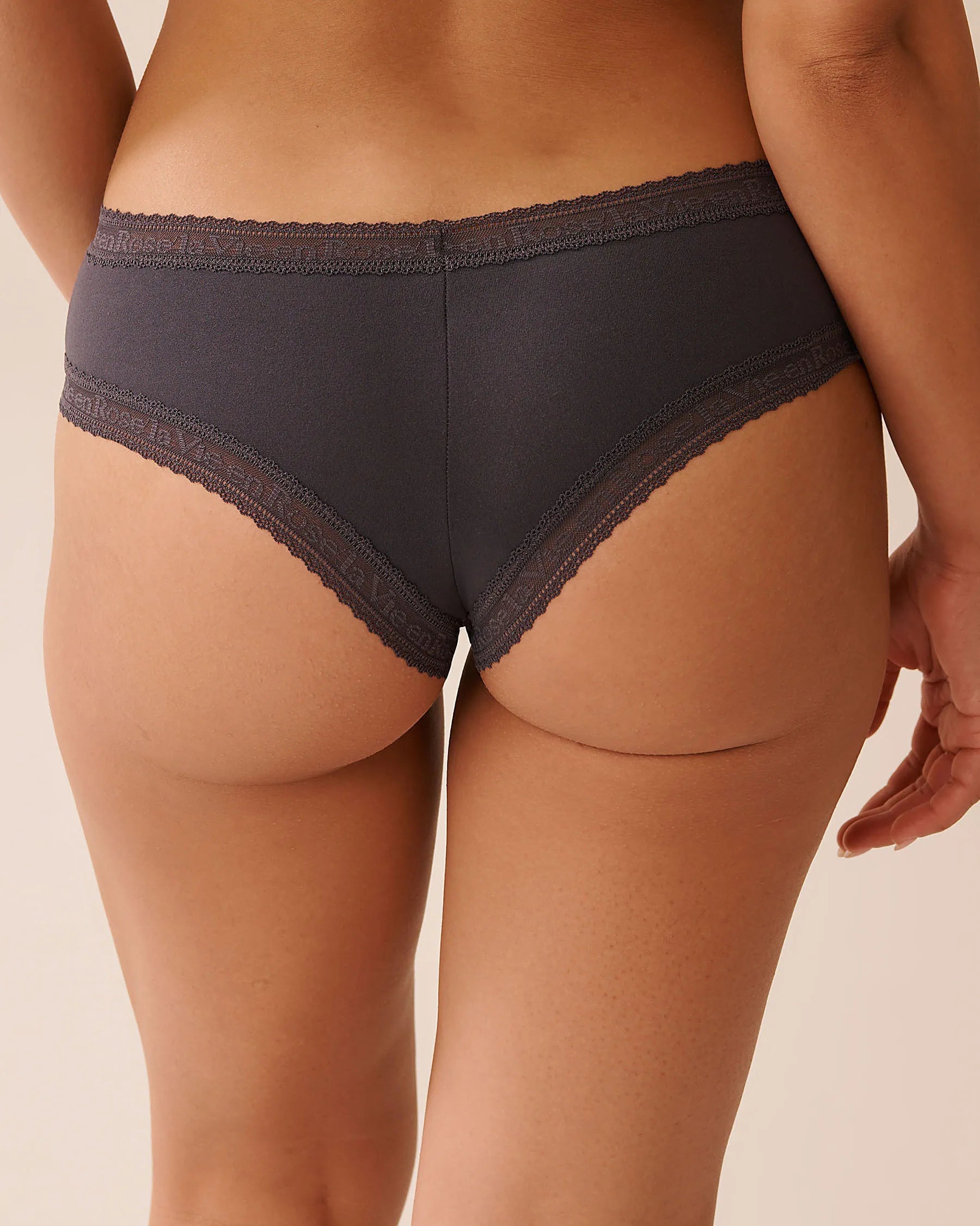 La Vie en Rose_Periscope_Super Soft Lace Trim Cheeky Panty_20100652_00049_02