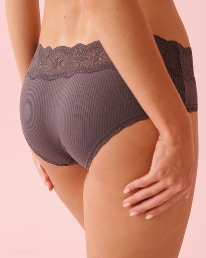 La Vie en Rose_Magnet_Lace Trim Ribbed Hiphugger Panty_20100712_00016_02
