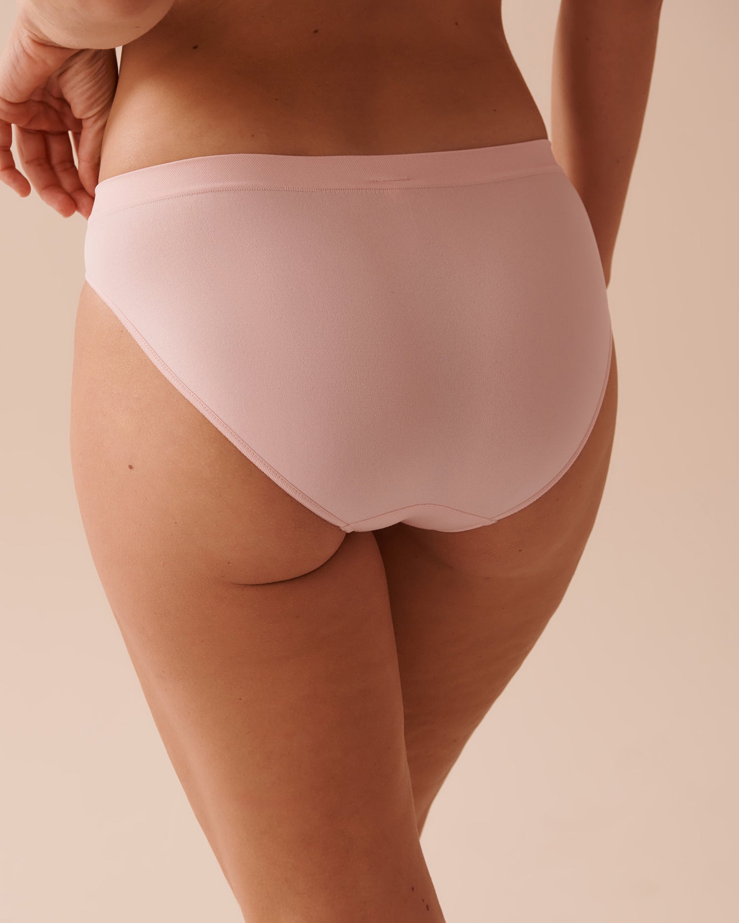 Seamless Fabric Bikini Panty_20200543_60042_02