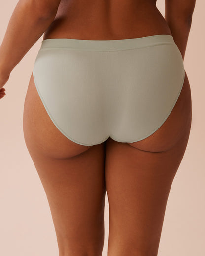 La Vie en Rose_Seamless Fabric Bikini Panty_20200576_30055_02