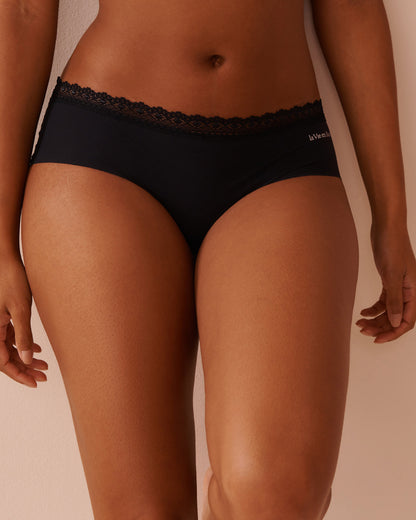 La Vie en Rose_Microfiber and Lace Trim Hiphugger Panty_20200587_00001_01