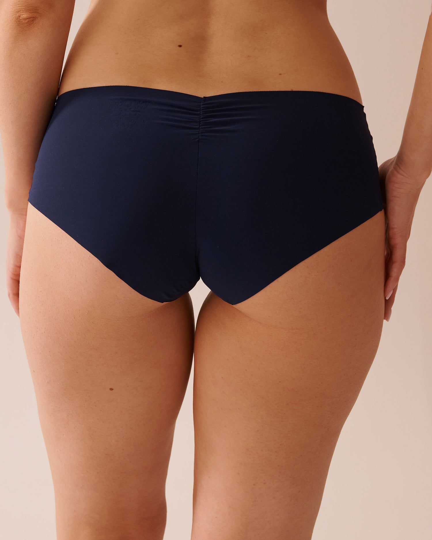 La Vie en Rose_Microfiber Invisible Hiphugger Panty_20200603_40099_02