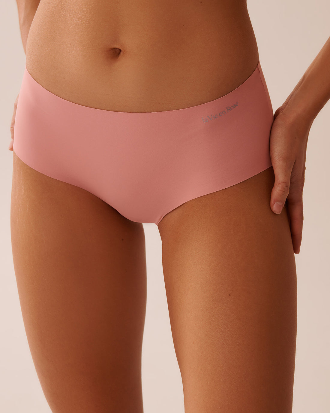 La Vie en Rose_Microfiber Invisible Hiphugger Panty_20200609_60197_01