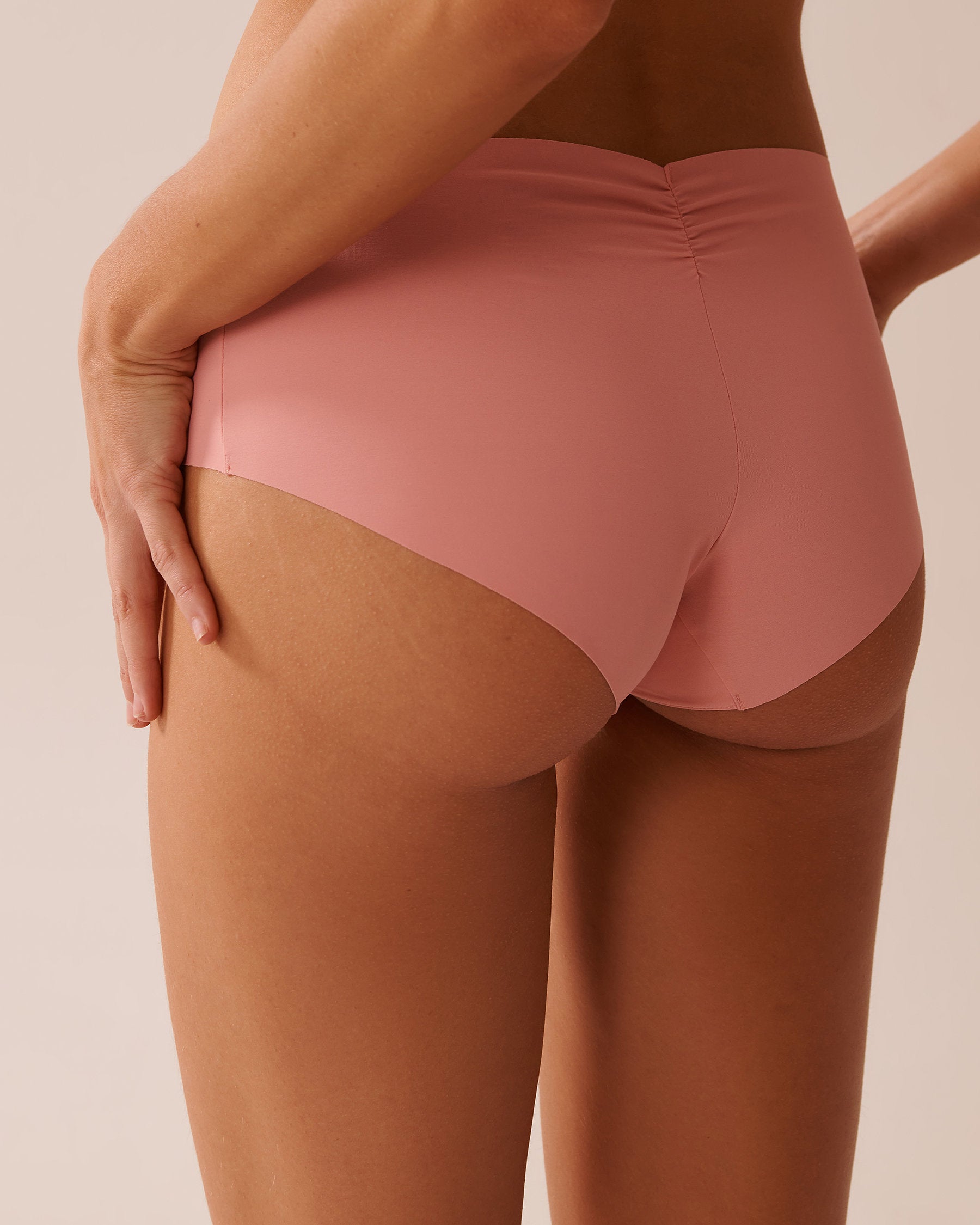 La Vie en Rose_Microfiber Invisible Hiphugger Panty_20200609_60197_02