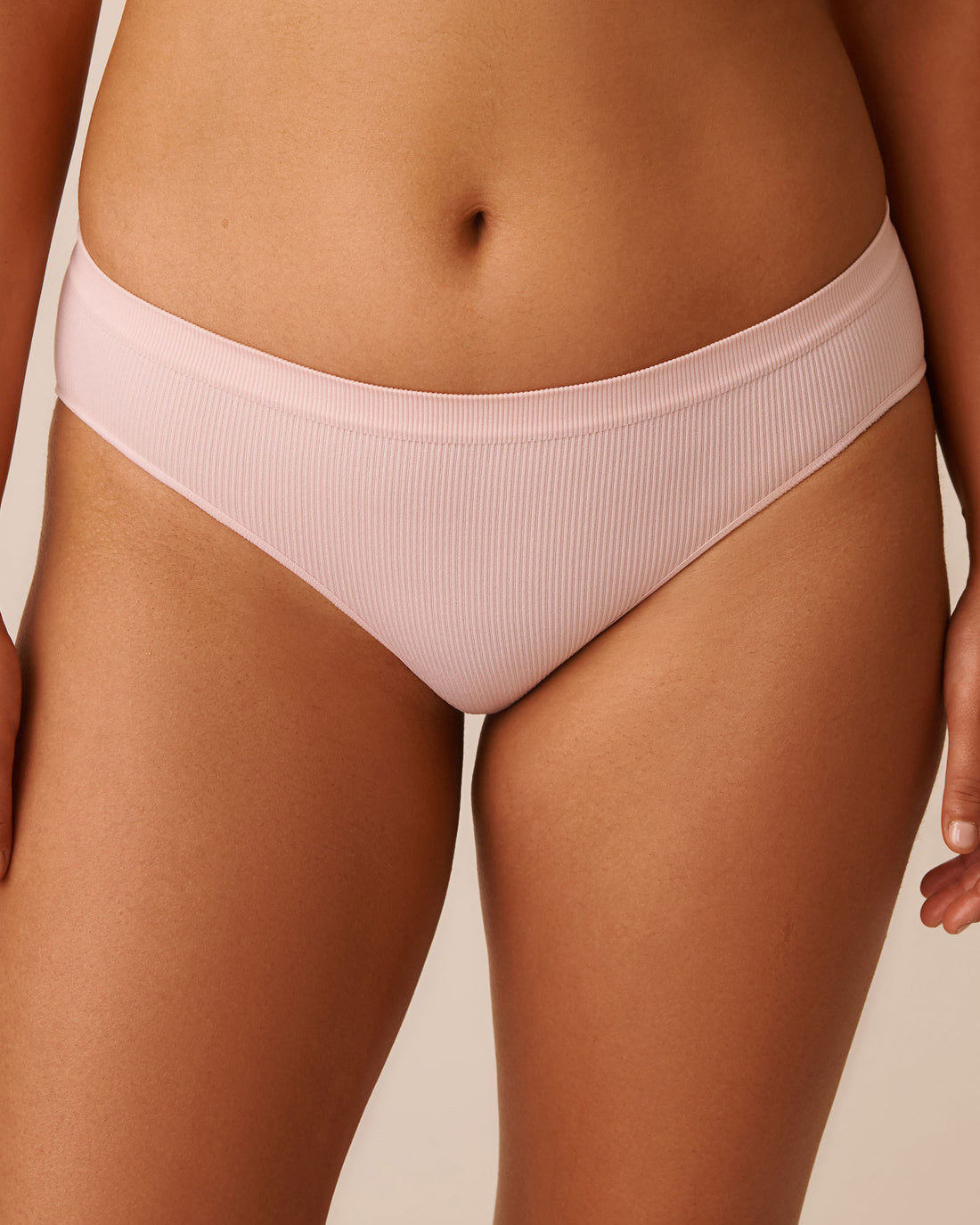 La Vie en Rose_Lotus_Seamless Fabric Ribbed Bikini Panty_20200667_60021_01