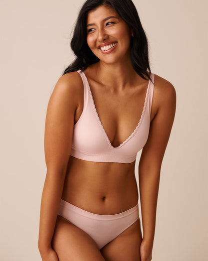 La Vie en Rose_Lotus_Seamless Fabric Ribbed Bikini Panty_20200667_60021_03