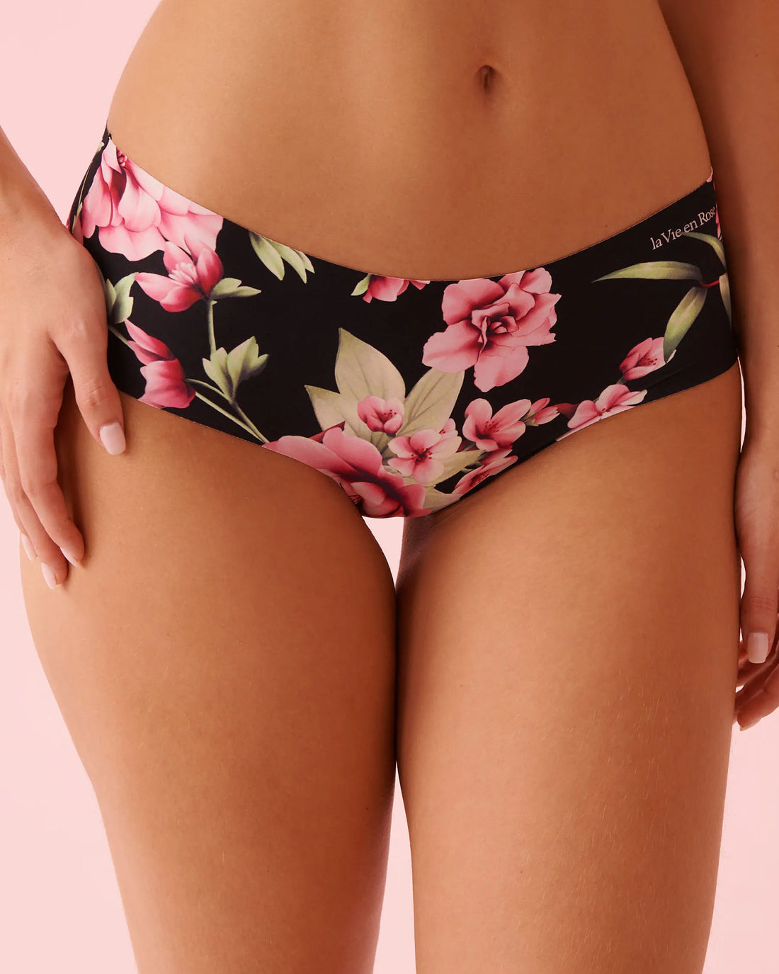 La Vie en Rose_Black &amp; Pink Flowers_Microfiber Invisible Hiphugger Panty_20200745_P00489_01