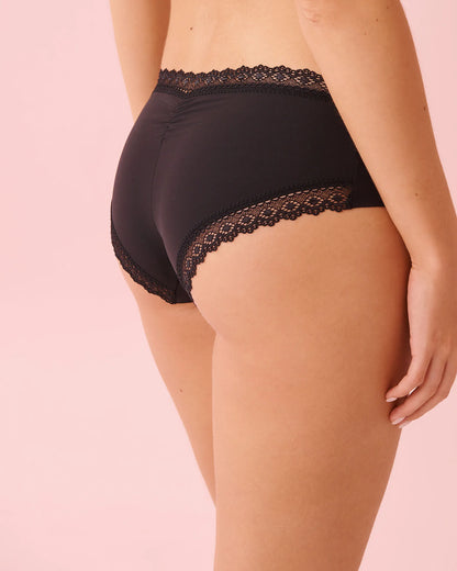La Vie en Rose_Black Beauty_Microfiber and Lace Trim Hiphugger Panty_20200748_00001_02