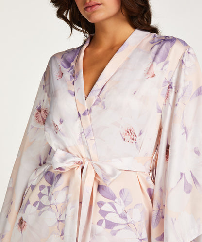 Kimono Satin Oopsydaisy_202330_Peach Skin_07