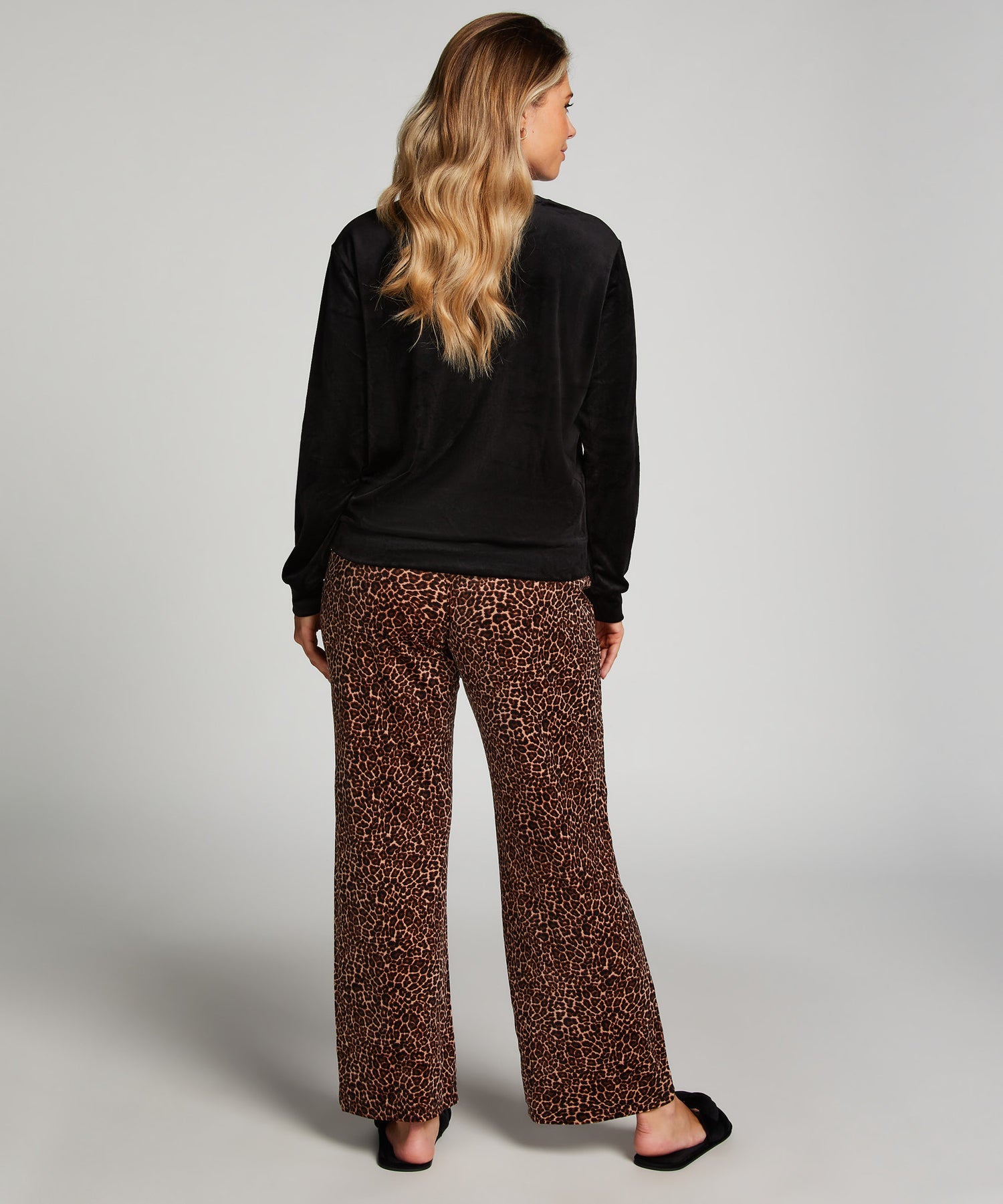 Pyjamaset With Bag_203266_Black_03