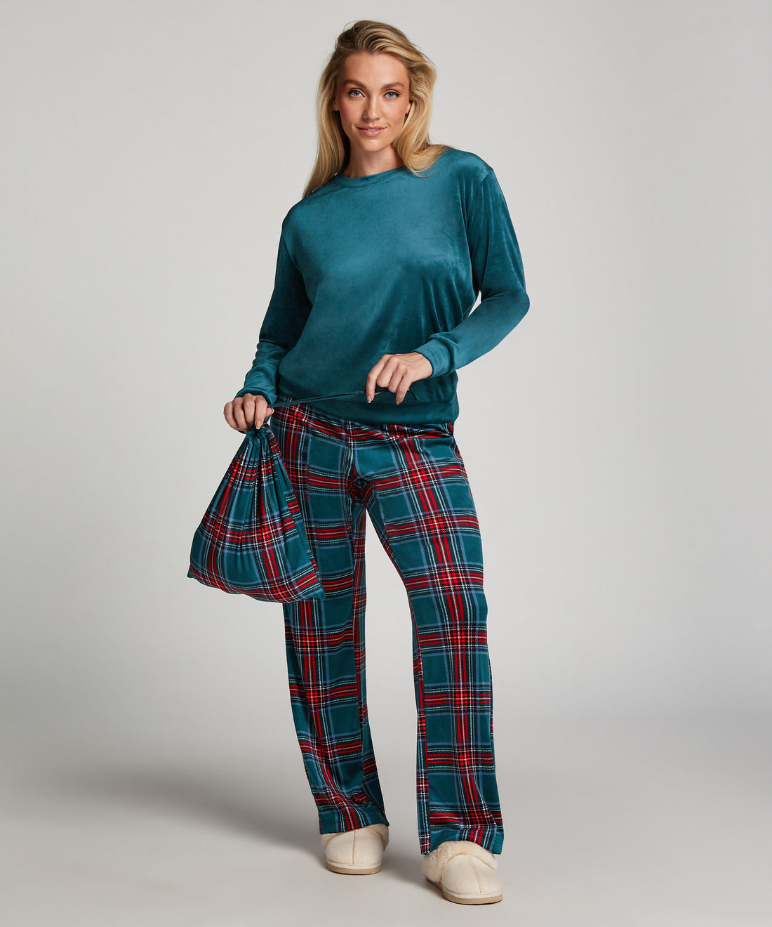 Pajama Set Velours Check_204214_Reflecting Pond_01