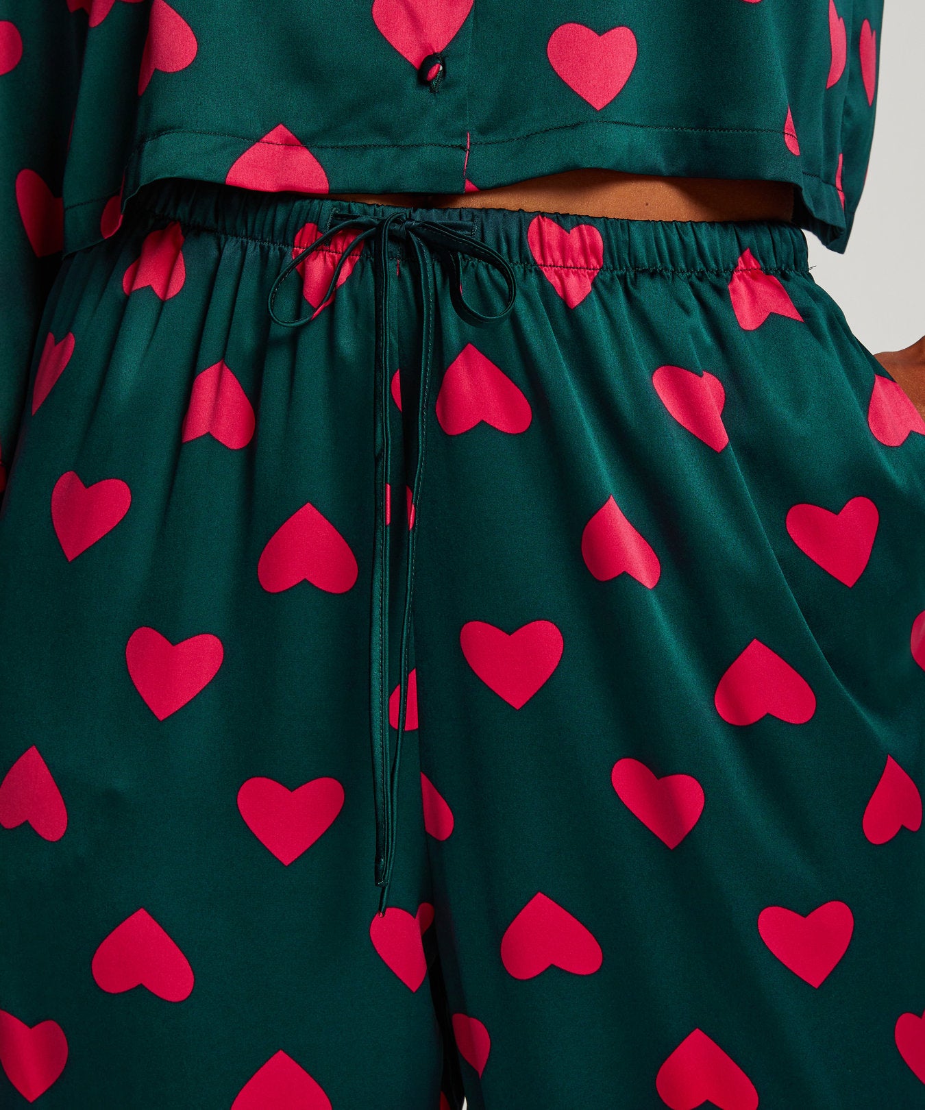 Pant Satin Hearts_204226_Ponderosa Pine_02