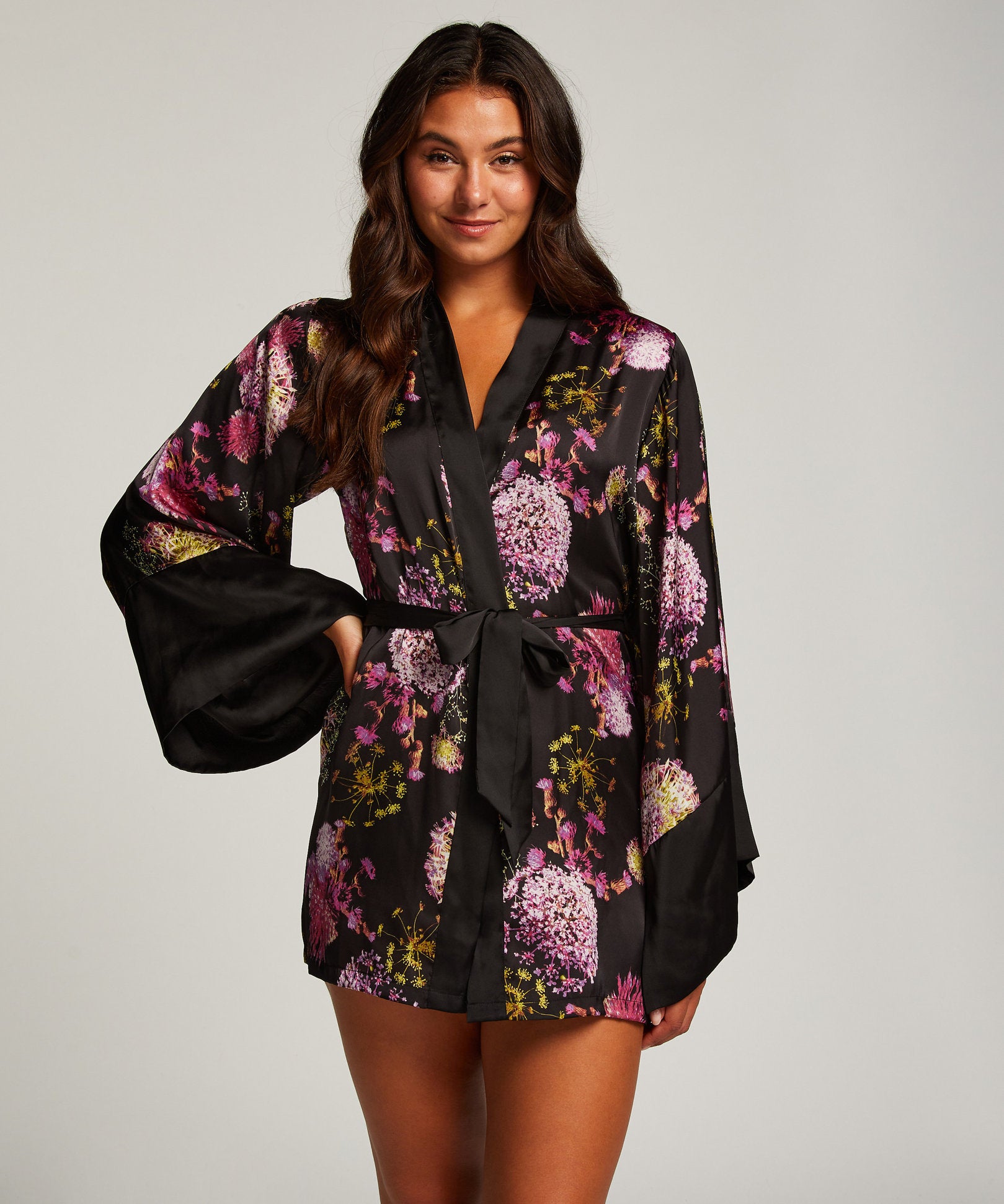 Kimono Satin Firework_204253_Black_03