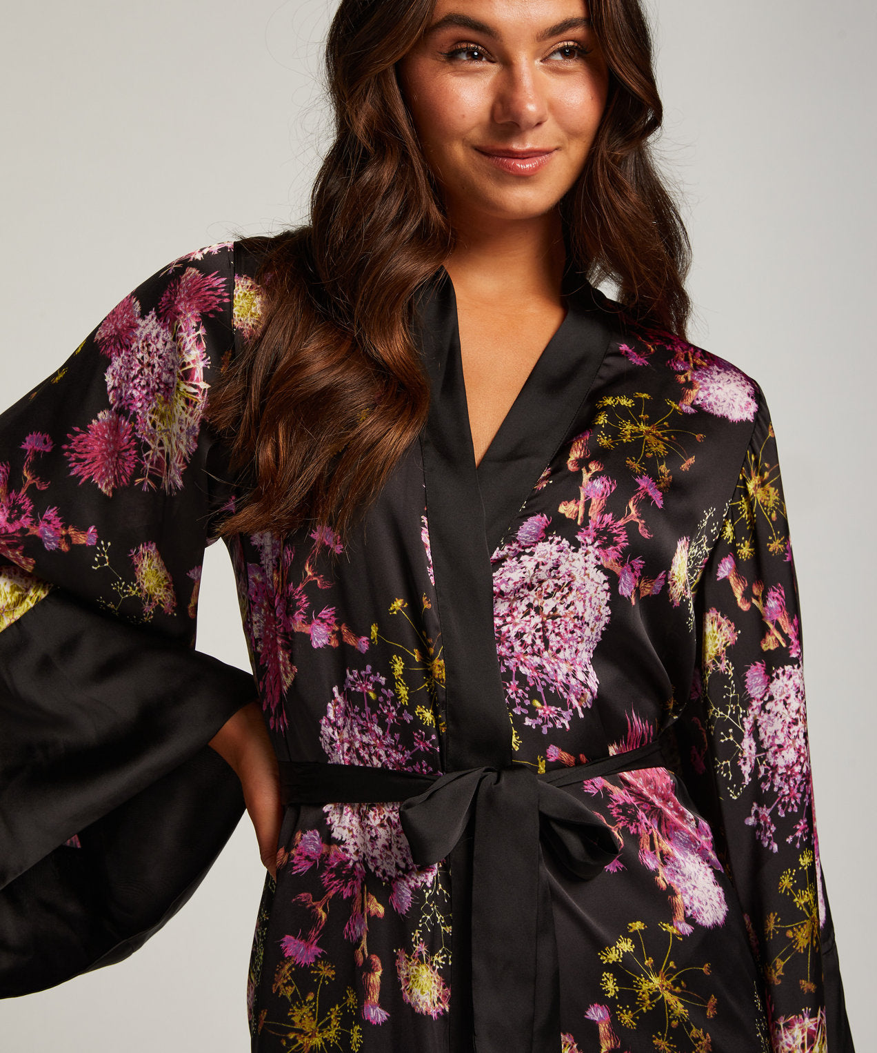 Kimono Satin Firework_204253_Black_04