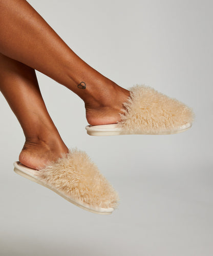 Noelle Fake Fur Mule_204285_Tapioca_01