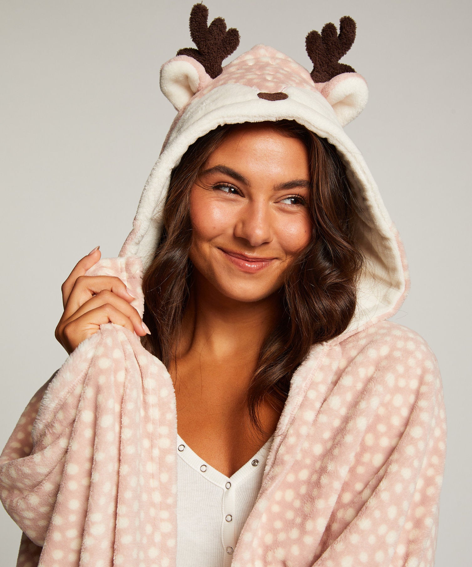 Fenna Reindeer Snuggle Blanket_204323_Pale Mauve_02
