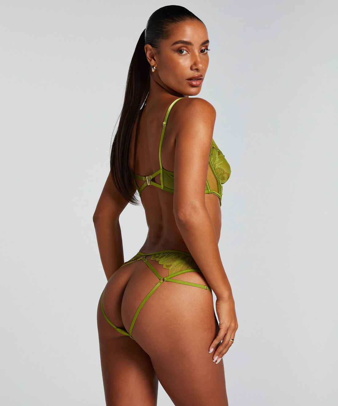 Billie Brazilian_206165_Lima Bean Green_05