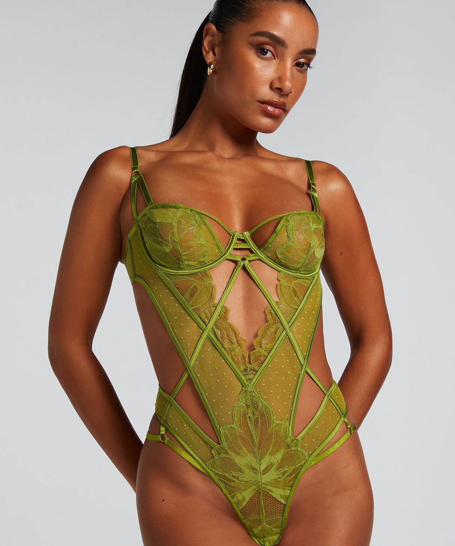 Billie Body in Different Cup Sizes_206173_Lima Bean Green_05