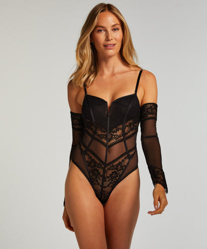 Vera Body_206243_Caviar_03