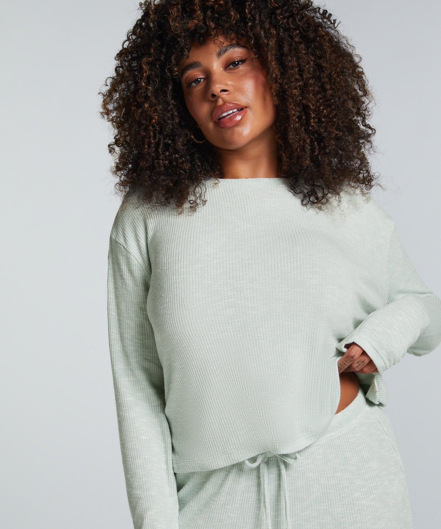 Hunkemoller_Long-Sleeved Pyjama Top_206516_Granite Green_02