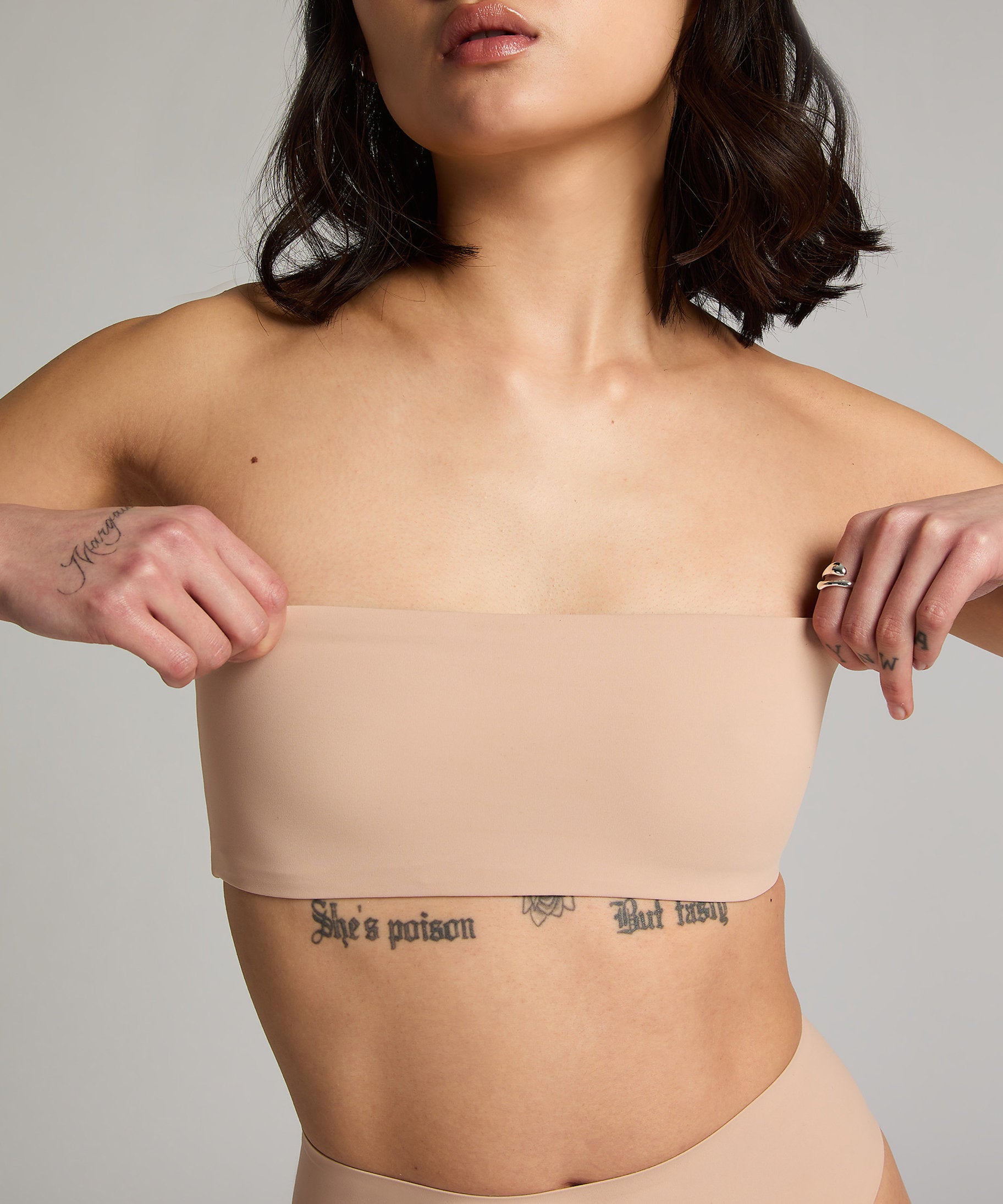 Hunkemoller_Smooth Bandeau Bralette_206768_Rugby Tan_02