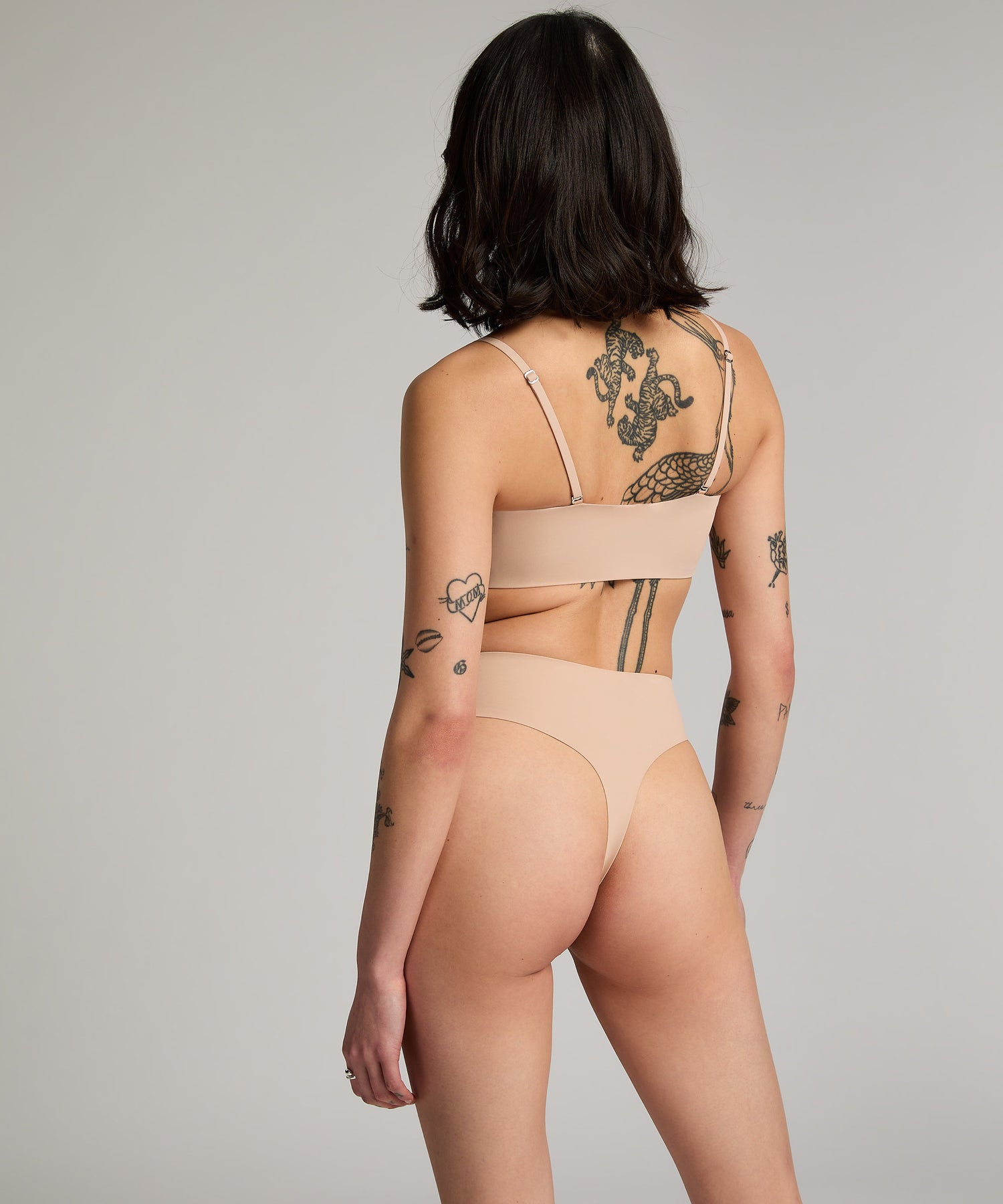 Hunkemoller_Smooth Bandeau Bralette_206768_Rugby Tan_04