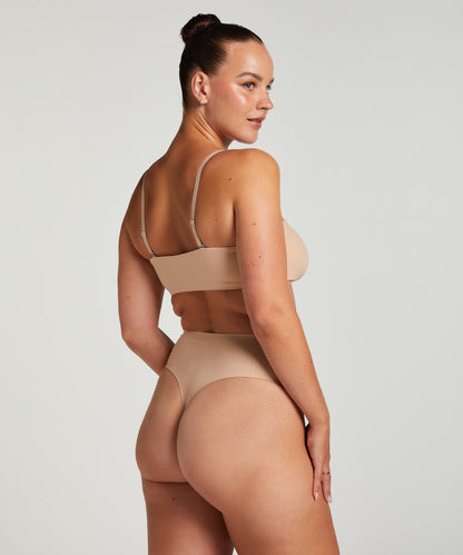 Hunkemoller_Smooth Bandeau Bralette_206768_Rugby Tan_06