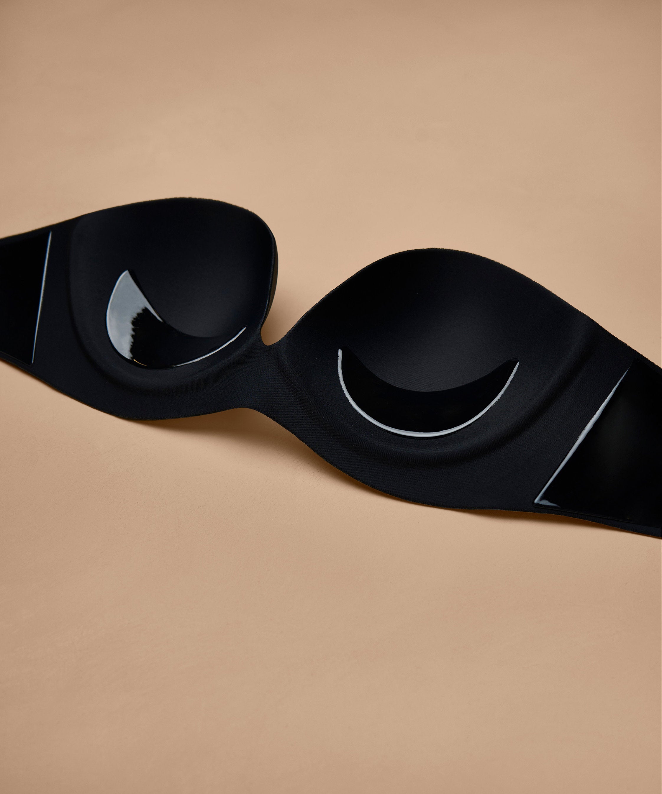 Stick On Bra in Different Cup Sizes_206911_Black_02