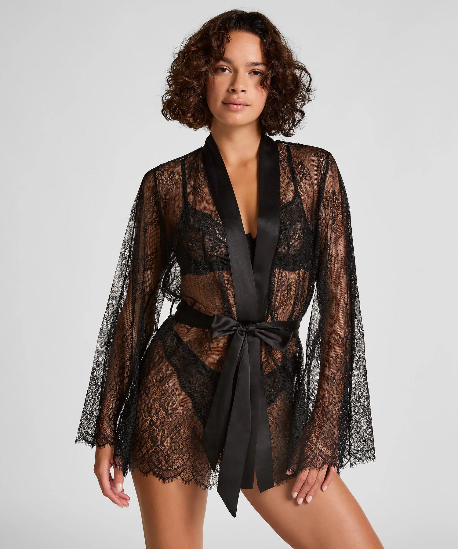 Hunkemoller_Black_Kimono Allover Lace_207211_Caviar_01
