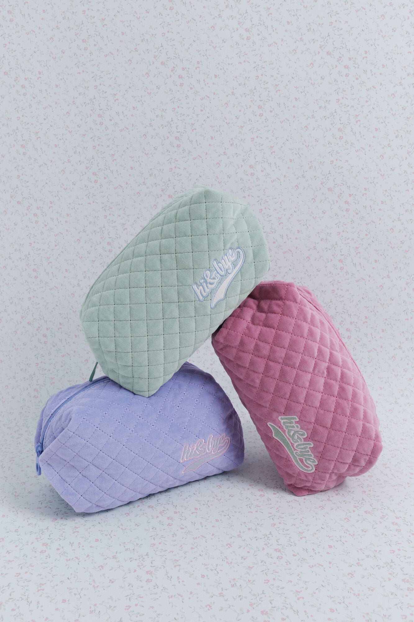 Women Secret_Blue_Light Blue Velvet Velvet Vanity Case with Embroidered Logo_2142571_16_09