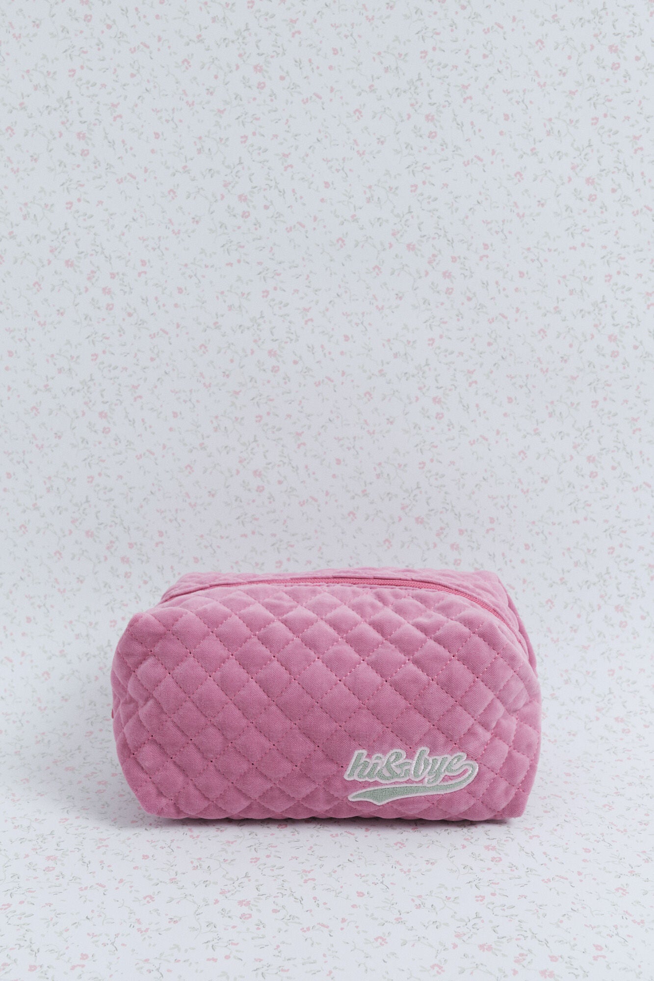 Women Secret_Pink_Pink Velvet Velvet Vanity Case with Embroidered Logo_2142573_71_01